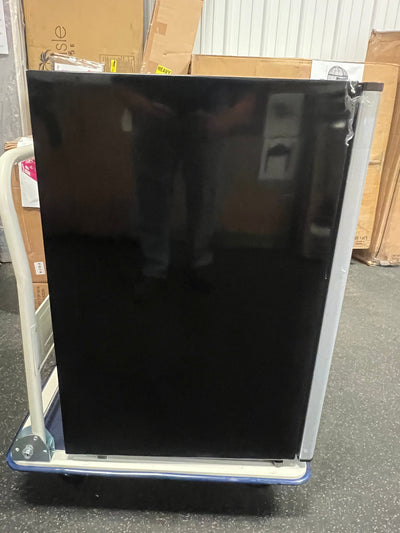 Magic Chef 4.4 cu. ft. Mini Fridge in Stainless Look!! NEW MINOR DENTS FROM SHIPPING, TESTED WORKS GREAT!!