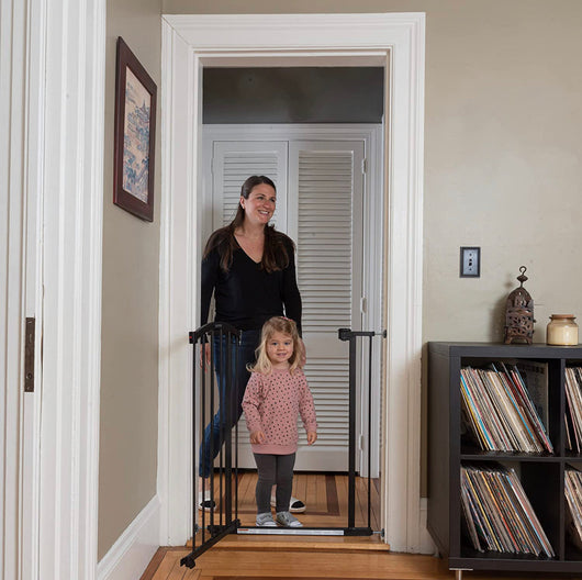 Summer Extra Tall Decor Safety Baby Gate,Metal, for Doorways & Stairways, Walk-Through Baby & Pet Gate, Black!! NEW IN BOX!!