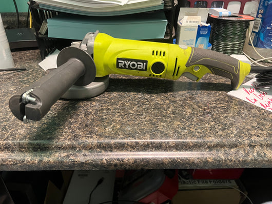 RYOBI 7.5 Amp 4.5 in. Corded Angle Grinder!! VERY LIGHTLY USED, USED ONCE(TESTED WORKS GREAT)!!