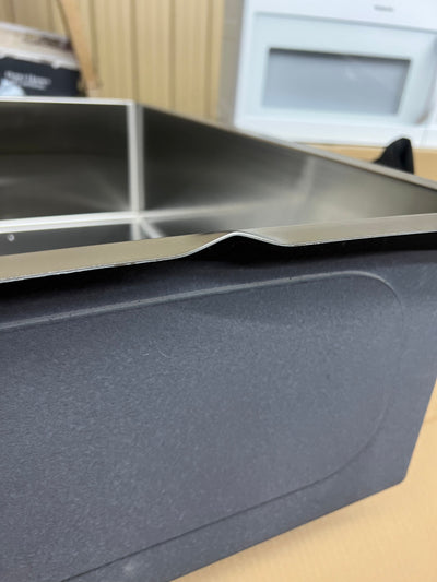 DELTA FAUCET Delta Lenta 32-inch Undermount 16 Gauge Stainless Steel Single Bowl Kitchen Sink with Accessories, Satin!! NEW IN BOX, MINOR BENT CORNER(PHOTOS SHOWN)!!