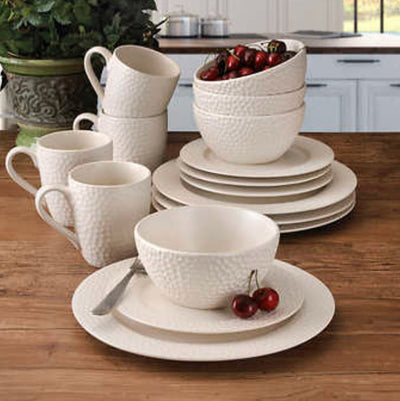 Gourmet Basics by Mikasa Hayes 16-piece Dinnerware Set- NEW IN BOX!!! (Missing 1 Bowl!)
