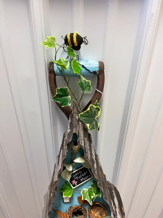 HANDCRAFTED BIRDHOUSE SHOVEL