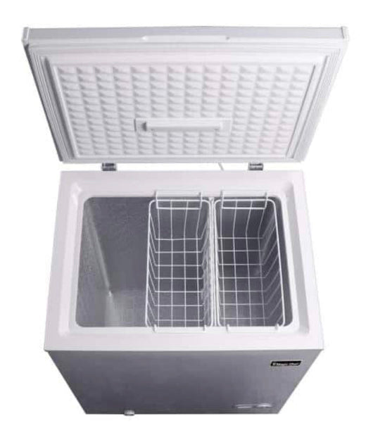 Magic Chef 5.0 cu. ft. Chest Freezer in White!! NEW OUT OF BOX, SCRATCHED AND DENTED FROM SHIPPING(PHOTOS SHOWN)!!