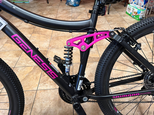 Kent Genesis 26 In. Maeve Women's Mountain Bike, Black and Pink- NEW AND ASSEMBLED!!!! (Minor scratches from shipping)