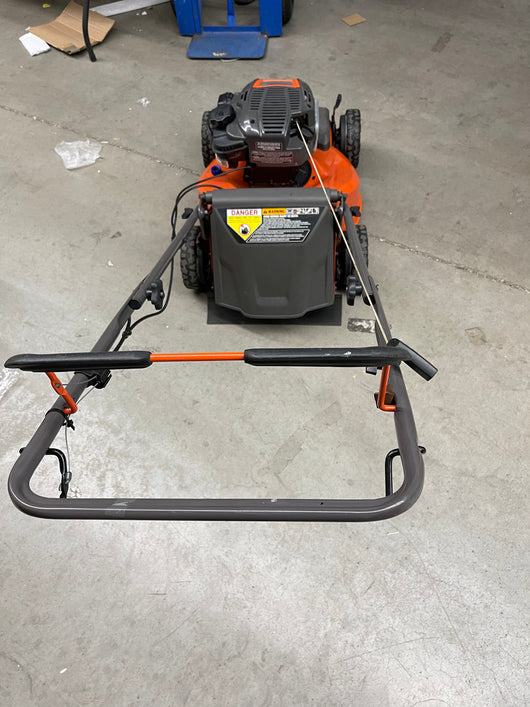 Husqvarna LC 221A ALL WHEEL DRIVE MOWER with Briggs 675EXI engine - used - great condition !