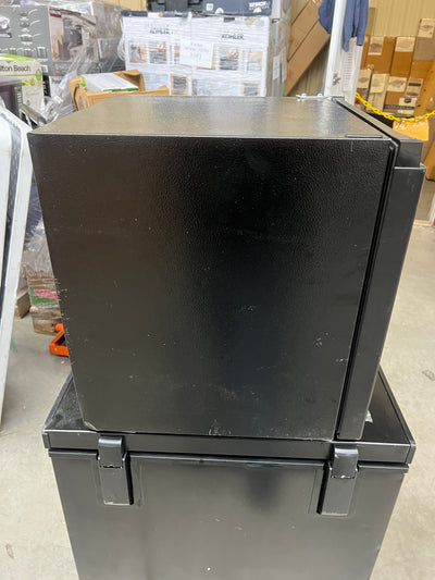 Hisense 1.6 Cu. ft. Single Door Mini Fridge, Black- Lightly Used, Very Clean and WORKS GREAT!!!