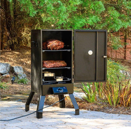Masterbuilt Analog Electric Smoker, Black!! NEW AND ASSEMBLED, DENTED FROM SHIPPING BUT WILL STILL WORK FINE(PHOTOS SHOWN)!!
