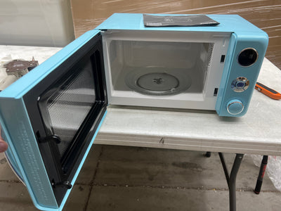 Galanz 0.7 Cu. ft. Retro Countertop Microwave Oven, 700 Watts, Blue- Lightly Used, Very Clean!!!!