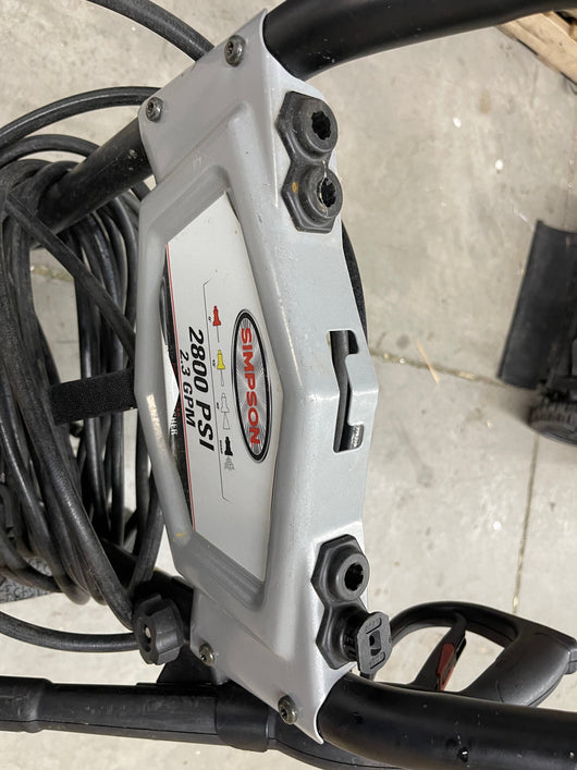Simpson Megashot 61048R 2800 PSI at 2.3 GPM Axial Cam Pump Cold Water Gas Pressure Washer with Briggs and Stratton Engine,- used - works great !