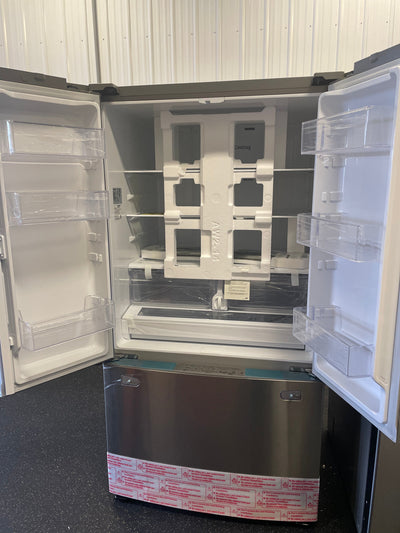 Samsung 28 cu. ft. Large Capacity 3-Door French Door Refrigerator (brand new still in plastic. Minor dent on the side- photos shown)