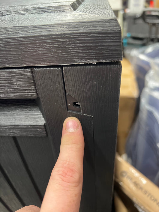 Keter Comfy Outdoor Storage 71 Gallon Resin Deck Box, Anthracite Gray**New and assembled**