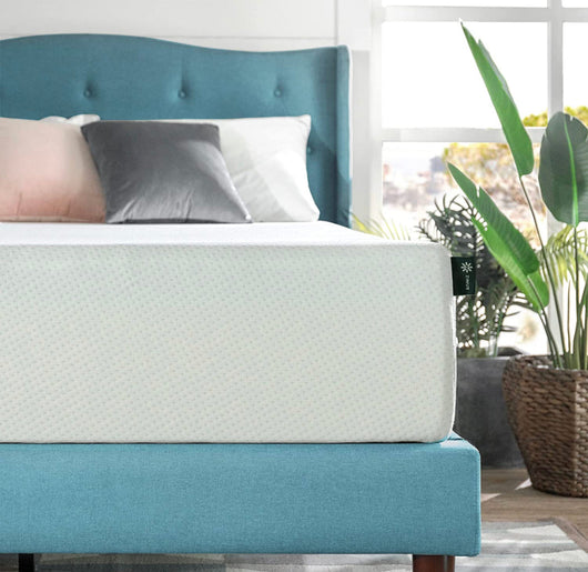 Zinus 12 Inch Green Tea Memory Foam Mattress / CertiPUR-US Certified / Bed-in-a-Box / Pressure Relieving, King, White- NEW IN BOX!!!