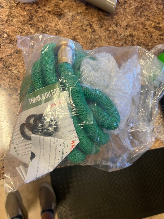 Flexi Hose® Expandable Garden Hose - No Kink or Tangle Hose - 50 feet - Green & Black- used once but very clean!!!!
