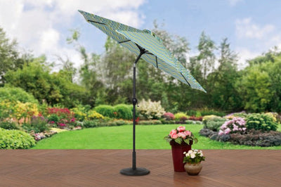 Mainstays 9ft Miranda Green Chevron Round Outdoor Tilting Market Patio Umbrella with Crank- BRAND NEW!!!