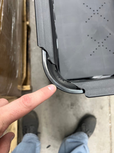 Keter 19.4" x 44.9" x 29.8" Black Resin Raised Garden Kit!! BRAND NEW, MINOR CRACK FROM SHIPPING!!