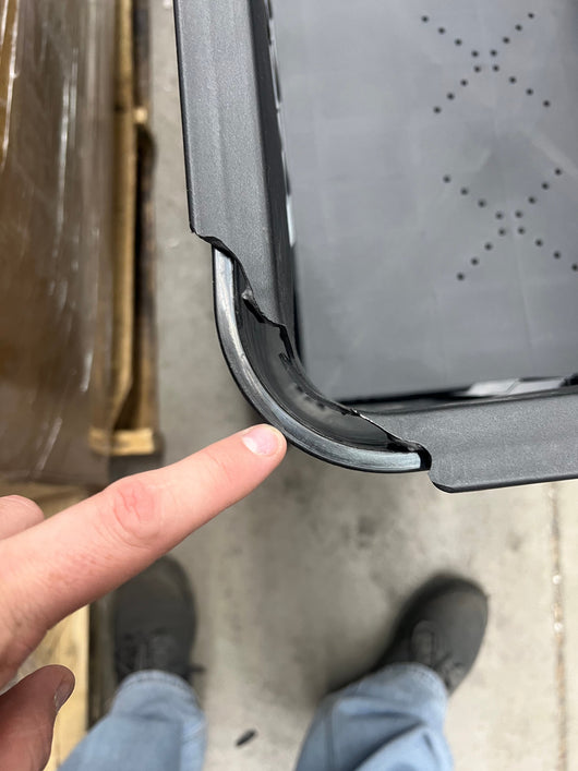 Keter 19.4" x 44.9" x 29.8" Black Resin Raised Garden Kit!! BRAND NEW, MINOR CRACK FROM SHIPPING!!