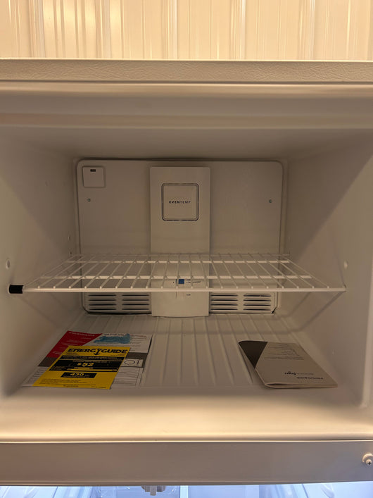 Frigidaire 20.5-cu ft Top-Freezer Refrigerator (White)!  -Brand new out of the box