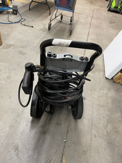 Simpson Megashot 61048R 2800 PSI at 2.3 GPM Axial Cam Pump Cold Water Gas Pressure Washer with Briggs and Stratton Engine,- used - works great !