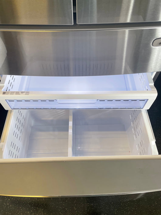 Samsung 28CuFt 4-Door French Door Refrigerator with 21.5in Touch Screen Family Hub!

-Brand new, still cover in factory plastics