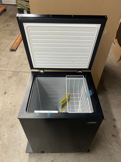 Arctic King 5 Cu ft Chest Freezer, Black! (NEW - SCRATCH/DENT) Freezer - Chest