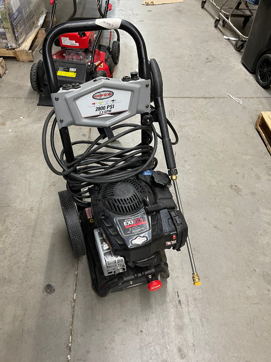 Simpson Megashot 61048R 2800 PSI at 2.3 GPM Axial Cam Pump Cold Water Gas Pressure Washer with Briggs and Stratton Engine,- used - works great !