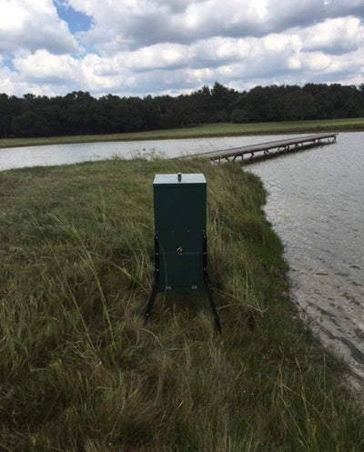 Foreverlast Inc. Woods to Water Directional Fish/Wildlife Feeder, 125 LBS, Green- NEW IN BOX!!!