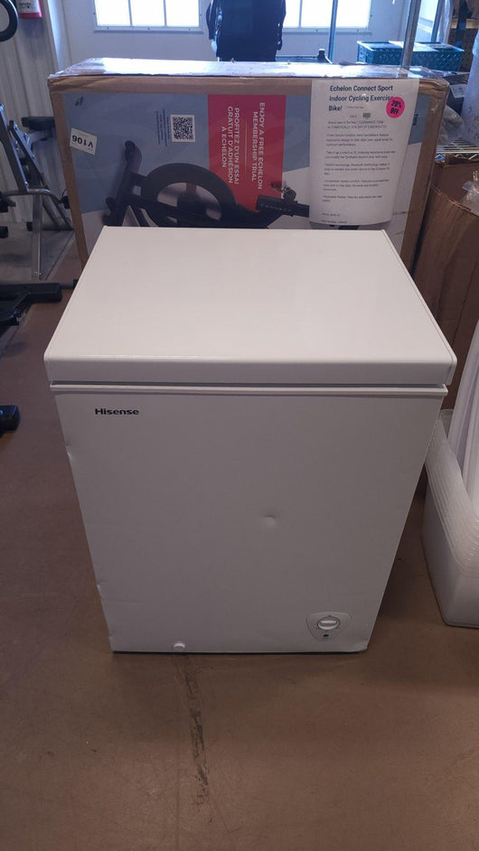 Hisense 5 Cu ft Chest Freezer, White! (NEW - SCRATCH/DENT)