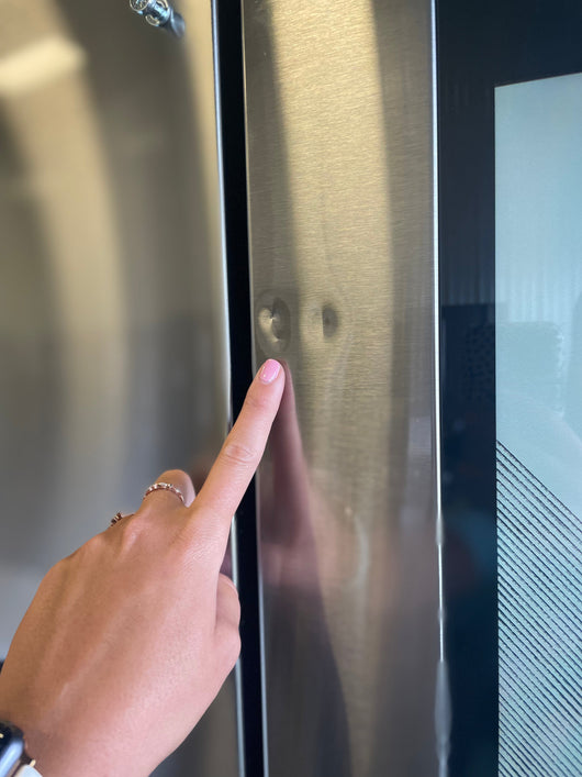 Samsung 28CuFt 4-Door French Door Refrigerator with 21.5in Touch Screen Family Hub!

-Brand new, still cover in factory plastics