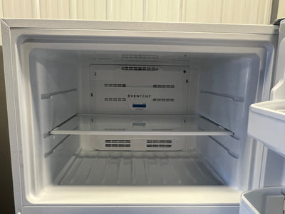 Frigidaire 18.3-cu ft Top-Freezer Refrigerator (White)!! NEW OUT OF BOX, VERY MINOR DENT FROM SHIPPING!!