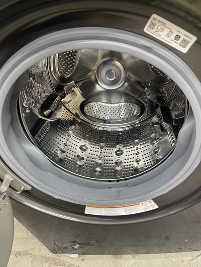 LG WashTower Single Unit Gas  with Center Control 4.5 cu. ft. Front Load Washer and 7.4 cu. ft. Dryer!  -Brand new never used, scratch and dent unit - , photos shown