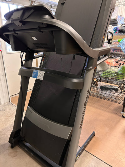 NordicTrack T Series -T 9.5 S!    -Brand new and assembled (Accessory tray is cracked, photos shown)