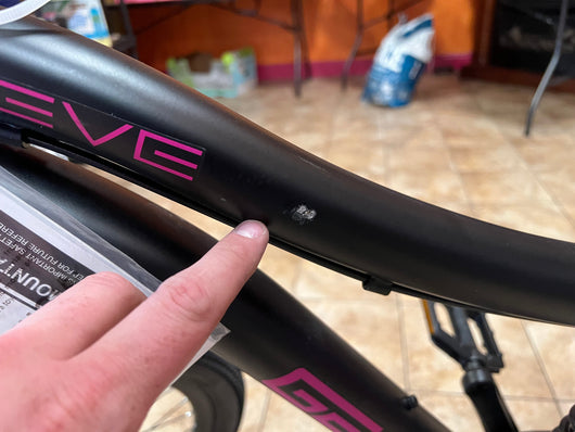Kent Genesis 26 In. Maeve Women's Mountain Bike, Black and Pink- NEW AND ASSEMBLED!!!! (Minor scratches from shipping)