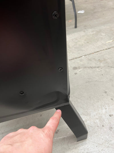 Masterbuilt Analog Electric Smoker, Black!! NEW AND ASSEMBLED, DENTED FROM SHIPPING BUT WILL STILL WORK FINE(PHOTOS SHOWN)!!
