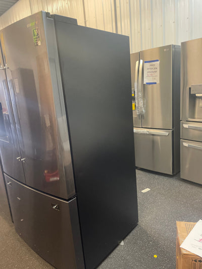 Samsung 28 cu. ft. 3-Door French Door Refrigerator with CoolSelect Pantry!

-Brand new out of the box - Still wrapped in Factory Plastics - (LIGHTLY INDENTED FROM SHIPPING - FRONT LEFT DOOR & FREEZER DOOR ARE INDENTED - PHOTOS SHOWN)