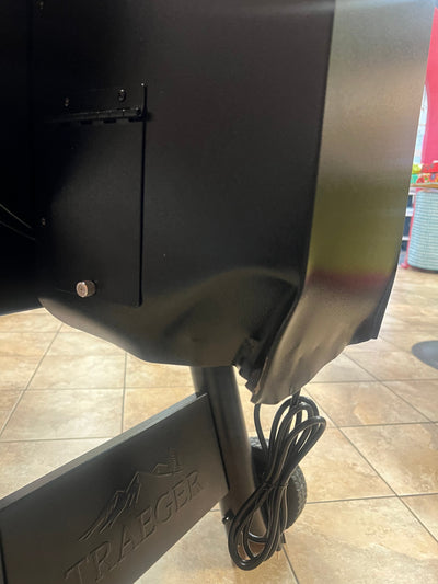 Traeger Pellet Grills Pro 34 Wood Pellet Grill and Smoker, Bronze- NEW AND ASSEMBLED, PELLET BOX IS DENTED FROM SHIPPING BUT STILL WORKS PERFECTLY FINE!!