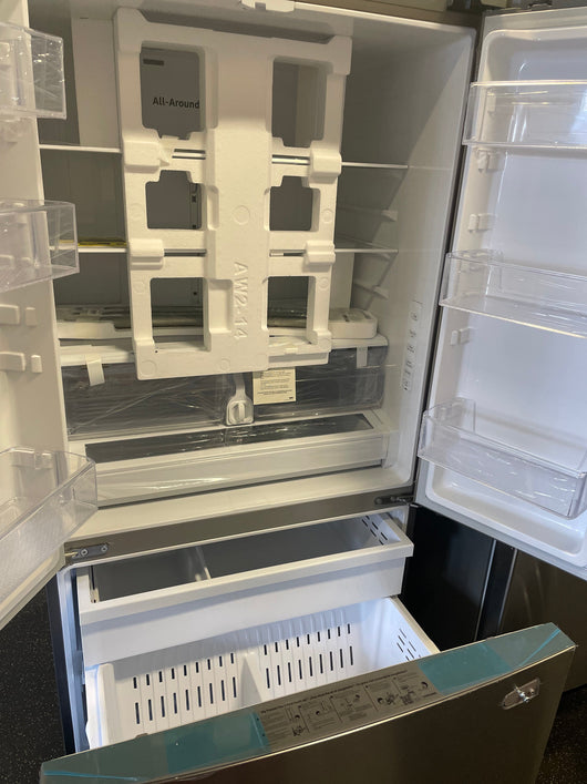 Samsung 28 cu. ft. Large Capacity 3-Door French Door Refrigerator (brand new still in plastic. Minor dent on the side- photos shown)