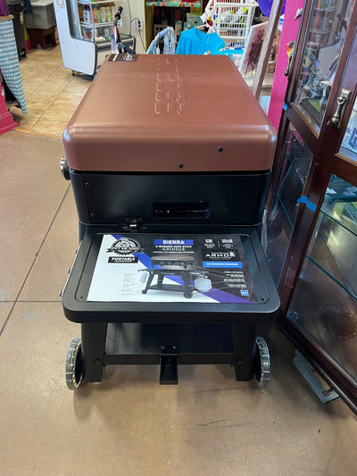 Pit Boss Sierra 3 Burner Non-Stick Griddle!! NEW AND ASSEMBLED, MISSING LID HANDLE AND GREASE CUP(STILL FUNCTIONS PROPERLY), MINOR DENT FROM SHIPPING!!