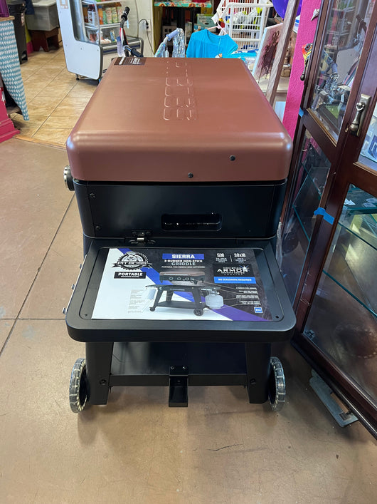 Pit Boss Sierra 3 Burner Non-Stick Griddle!! NEW AND ASSEMBLED, MISSING LID HANDLE AND GREASE CUP(STILL FUNCTIONS PROPERLY), MINOR DENT FROM SHIPPING!!