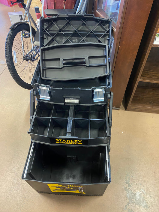 Stanley 22in 4-in-1 Cantilever Mobile Tool Box!! NEW BUT ONE SIDE ARM WAS CRACKED, STILL WORKS NO PROBLEM(PHOTOS SHOWN)!!