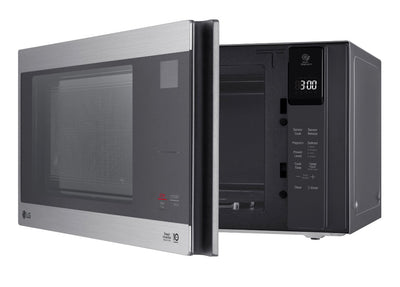 LG 1.5 cu. ft. Neo Chef Countertop Microwave with Smart Inverter, Stainless Steel!! NEW IN BOX!!