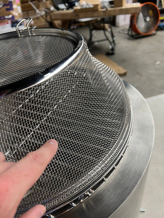 HotShot™ Wood Burning Fire Pit- smoke-free technology!! NEW OUT OF BOX, MINOR DENT ON FIRESCREEN, MISSING COVER!!