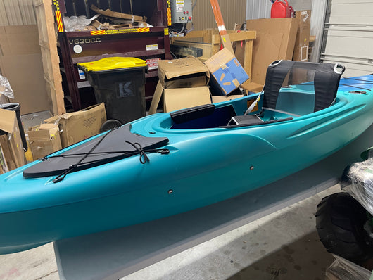 Lifetime 10 Ft. Tundra Sit-Inside Kayak- brand new   - was missing seat so we are including a brand new similar seat