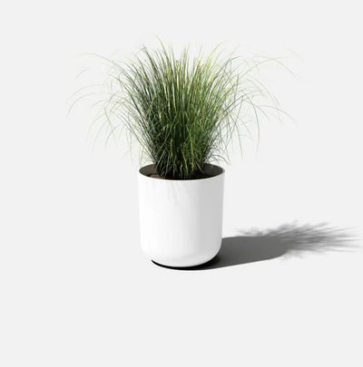 Veradek 18.5" x 18.5" x 20" Round White Plastic Plant Planter- NEW!