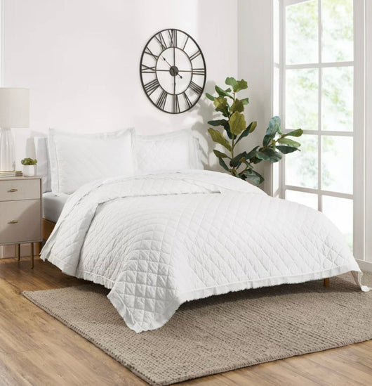 Gap Home Washed Frayed Edge Organic Cotton Quilt, Full/Queen, White- NEW!!!