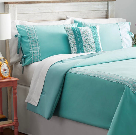 The Pioneer Woman 4-Piece Comforter Set, Embroidered Eyelet Bedding, Turquoise, Full Queen- NEW!!!!