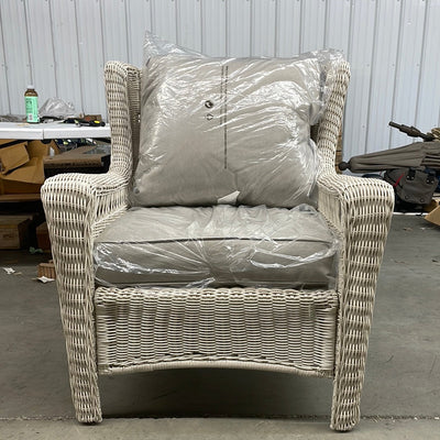 Hampton Bay Park Meadows Off-White Wicker Outdoor Patio Lounge Chair with Sunbrella Denim Blue Cushions**New in Box**