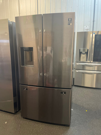 Samsung 28 cu. ft. 3-Door French Door Refrigerator with CoolSelect Pantry!

-Brand new out of the box - Still wrapped in Factory Plastics - (LIGHTLY INDENTED FROM SHIPPING - FRONT LEFT DOOR & FREEZER DOOR ARE INDENTED - PHOTOS SHOWN)