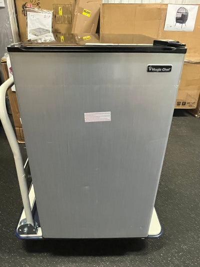 Magic Chef 4.4 cu. ft. Mini Fridge in Stainless Look!! NEW MINOR DENTS FROM SHIPPING, TESTED WORKS GREAT!!