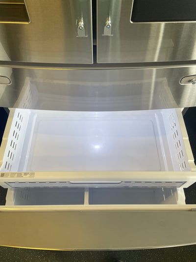 Samsung 28CuFt 4-Door French Door Refrigerator with 21.5in Touch Screen Family Hub!

-Brand new, still cover in factory plastics