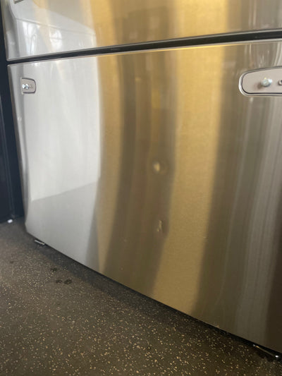 Samsung 28CuFt 4-Door French Door Refrigerator with 21.5in Touch Screen Family Hub!

-Brand new, still cover in factory plastics